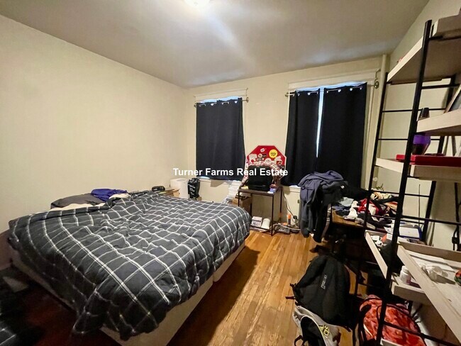 70 Queensberry St, Unit 12A in Boston, MA - Building Photo - Building Photo