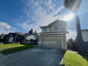 2750 Parkview Terrace in Fairfield, CA - Building Photo - Building Photo