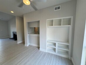 9803 Club Creek Dr in Houston, TX - Building Photo - Building Photo