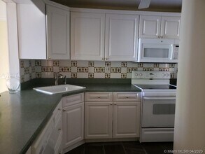 5500 NW 2nd Ave-Unit -225 in Boca Raton, FL - Building Photo - Building Photo