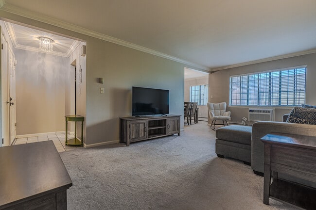 19E Kensington Rd, Unit E in Chatham, NJ - Foto de edificio - Building Photo