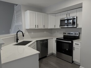 Mansfield Village Townhomes in Indianapolis, IN - Foto de edificio - Building Photo