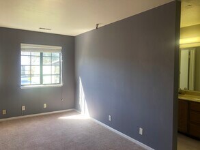 445 Broadway, Unit A in Millbrae, CA - Building Photo - Building Photo