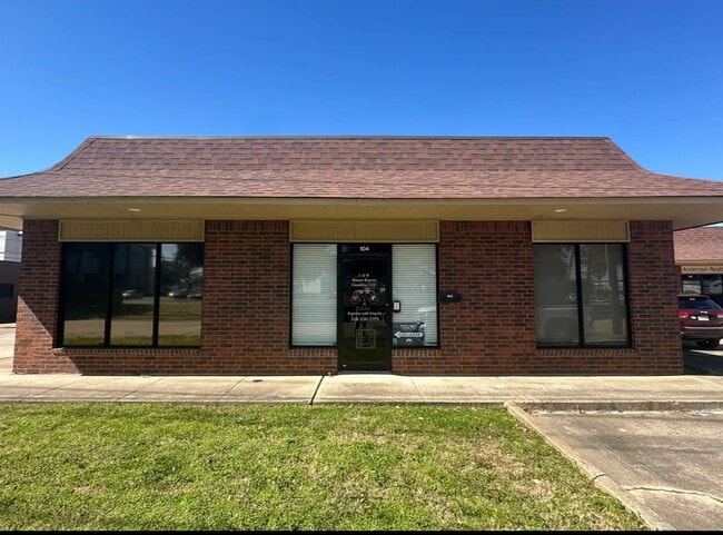 property at 401 Hamilton Rd