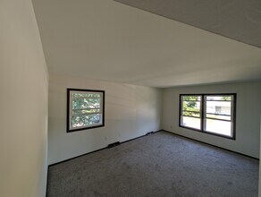224 Pleasant St, Unit 226 Pleasant Street in Lake Mills, WI - Building Photo - Building Photo