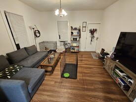 1031 Houston St, Unit 1031 Apartamentos