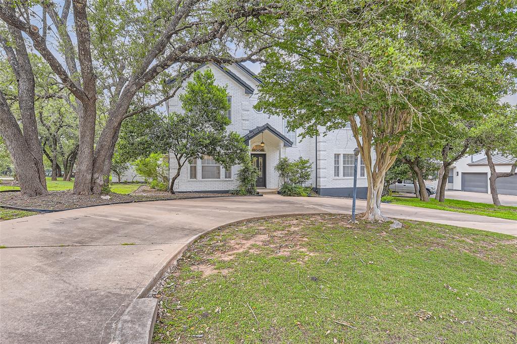 1918 Lakeway Blvd in Lakeway, TX - Building Photo