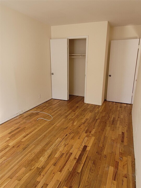 153-44-153-77 77th Ave in Queens, NY - Building Photo
