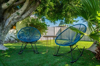 2748 E Via Escuela in Palm Springs, CA - Building Photo - Building Photo