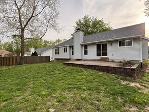 738 Starlight Dr in St. Charles, MO - Foto de edificio - Building Photo