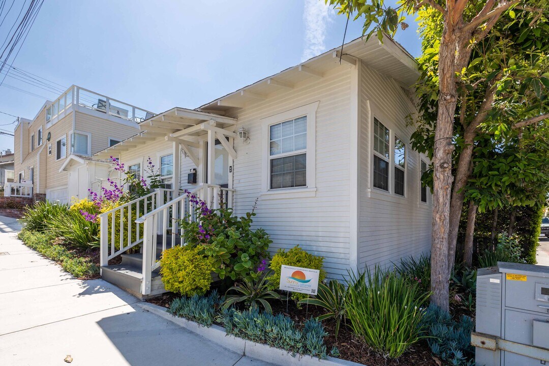 208 8th St in Hermosa Beach, CA - Foto de edificio