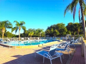 1285 Mission Hills Blvd in Clearwater, FL - Building Photo - Building Photo