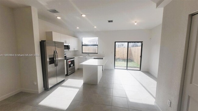 24563 SW 117th Ct in Princeton, FL - Building Photo - Building Photo