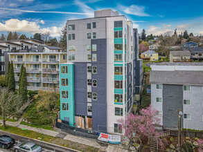 Bode Luna Park in Seattle, WA - Foto de edificio - Building Photo