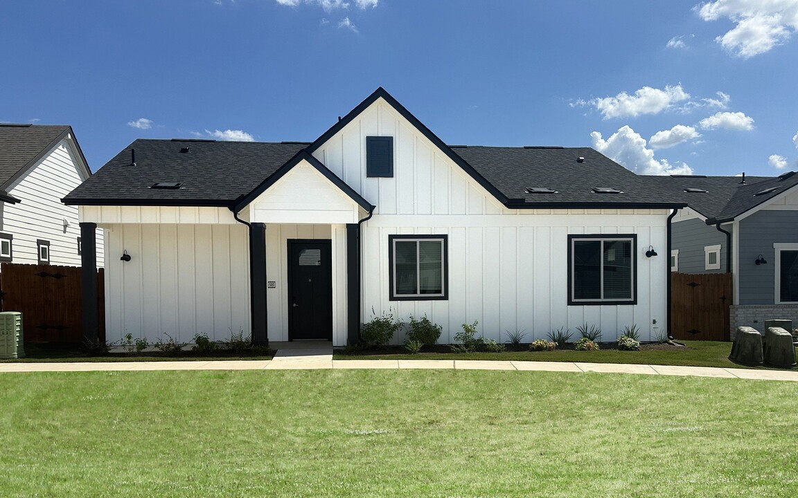 Avilla Rio Oaks in Liberty Hill, TX - Foto de edificio