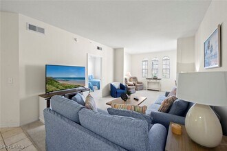 15630 Ocean Walk Circle in Ft. Myers, FL - Foto de edificio - Building Photo