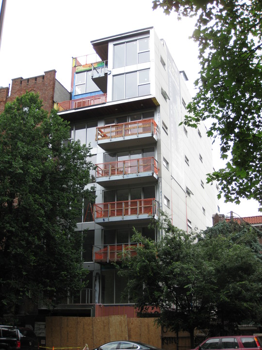 185 Ocean Ave in Brooklyn, NY - Building Photo