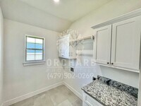 2003 E Hudson Dr photo'