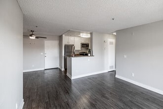 Paramount Terrace Apartments in Paramount, CA - Building Photo - Interior Photo