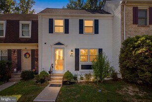 3046 Talking Rock Dr in Fairfax, VA - Building Photo