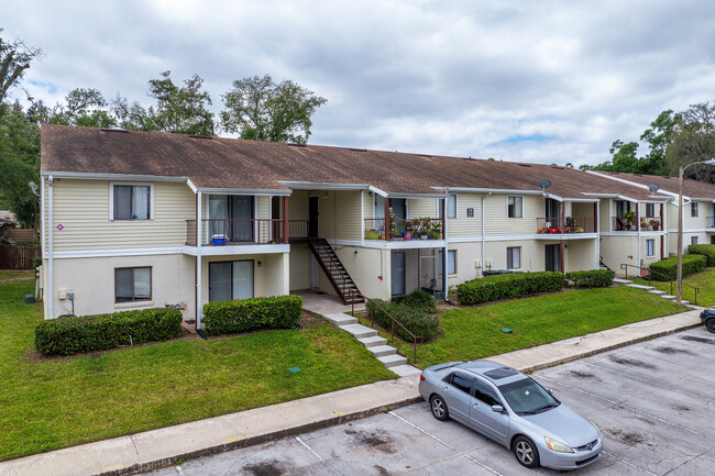 Altamonte Heights Condominiums in Altamonte Springs, FL - Building Photo - Building Photo