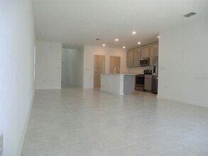 364 Loch Ct in Davenport, FL - Foto de edificio - Building Photo