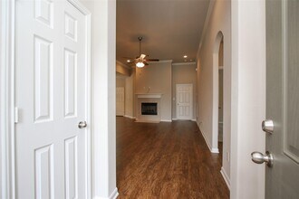 8005 Woodward St in Houston, TX - Building Photo - Building Photo