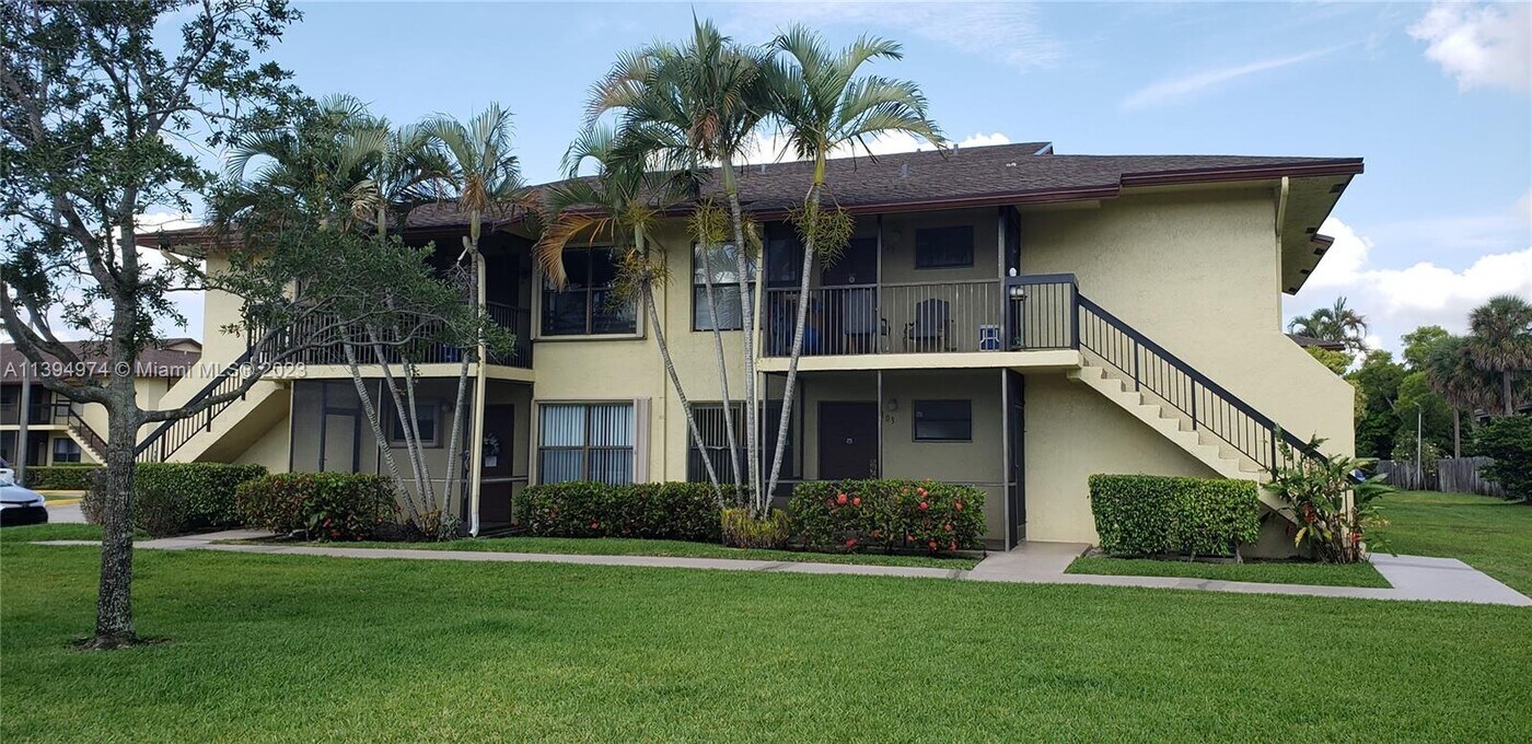 10015 Winding Lake Rd-Unit -103 in Sunrise, FL - Building Photo