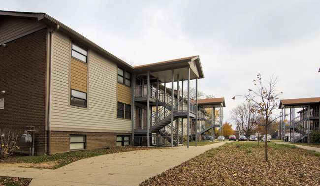 Jackson Woods Apartments in Louisville, KY - Foto de edificio - Building Photo