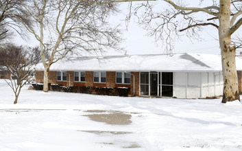 Golden Villa in Dayton, OH - Building Photo - Building Photo