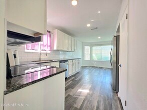 6753 Newgate Cir E in Jacksonville, FL - Building Photo - Building Photo