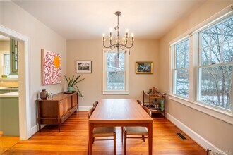 460 Bay Ave in East Marion, NY - Building Photo - Building Photo