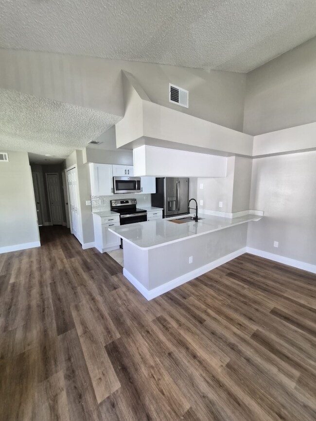 5004 Laguna Bay Cir in Kissimmee, FL - Foto de edificio - Building Photo