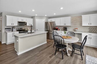 2843 E 50th Ct in Des Moines, IA - Foto de edificio - Building Photo