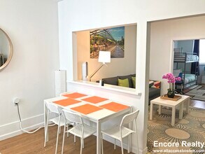 287 Dorchester St, Unit 2 in Boston, MA - Building Photo - Building Photo