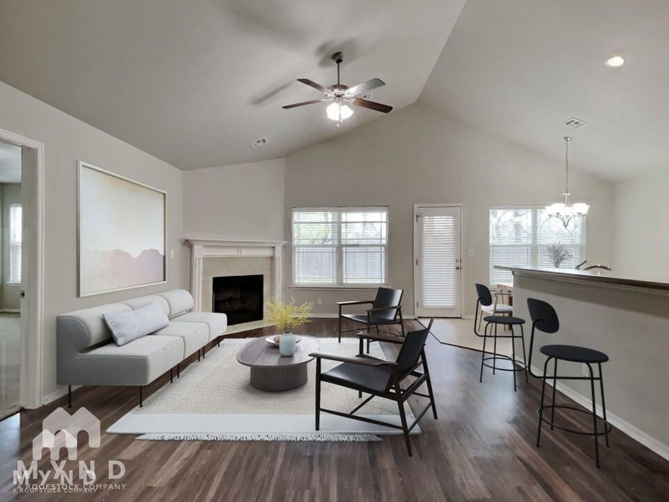 8932 S 253rd E Ave in Broken Arrow, OK - Foto de edificio