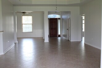 135 Alicia Dr in Crestview, FL - Building Photo - Building Photo