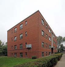 Claremount Court in Hamilton, ON - Building Photo - Building Photo