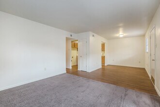 4102 Hessmer Ave, Unit 3 in Metairie, LA - Foto de edificio - Building Photo