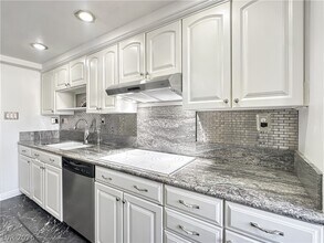 730 S Royal Crest Cir in Las Vegas, NV - Building Photo - Building Photo