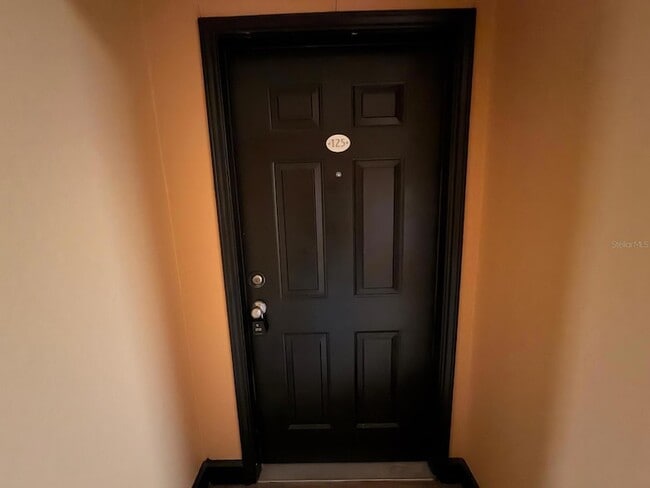 911 N Orange Ave, Unit 125 in Orlando, FL - Building Photo - Building Photo