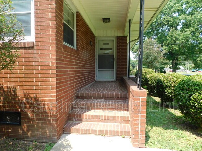 6119 Tuckaseegee Rd in Charlotte, NC - Building Photo - Building Photo
