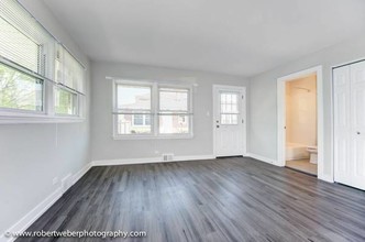 459-465 Oak St in Des Plaines, IL - Building Photo - Interior Photo