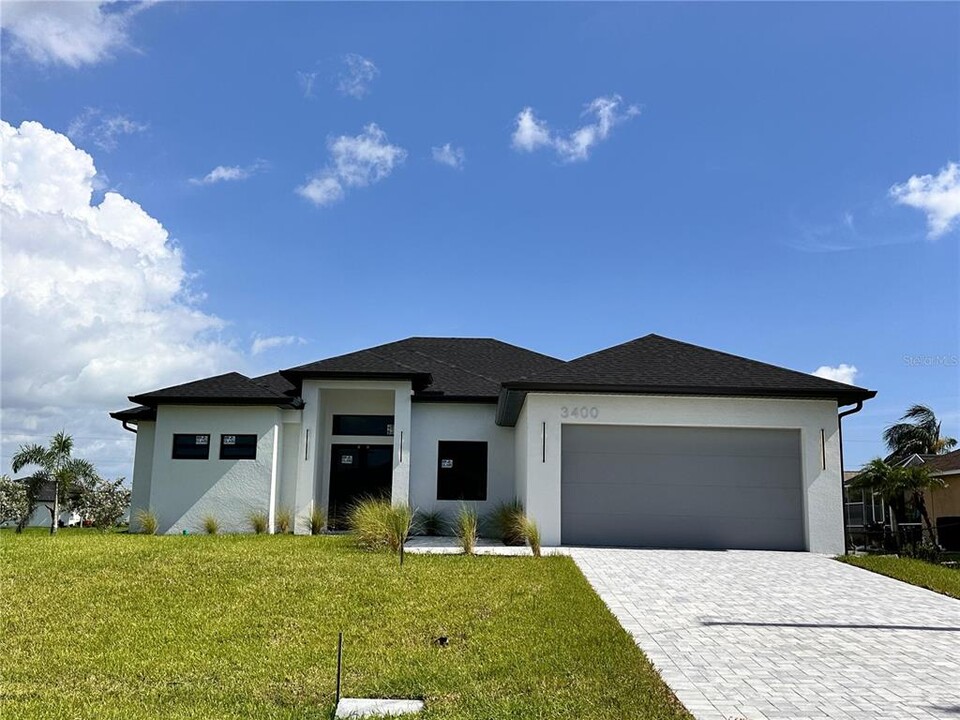 3400 NW 21st Terrace in Cape Coral, FL - Building Photo