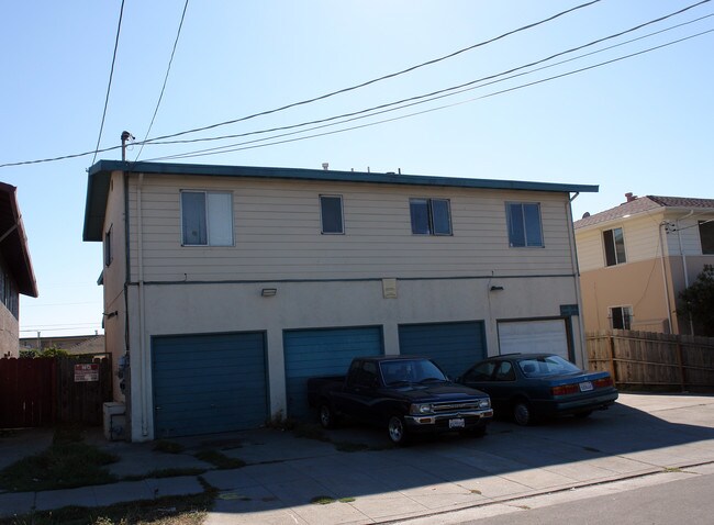 2344 Maricopa Ave in Richmond, CA - Foto de edificio - Building Photo