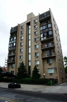 Sunrise Tower in Flushing, NY - Building Photo