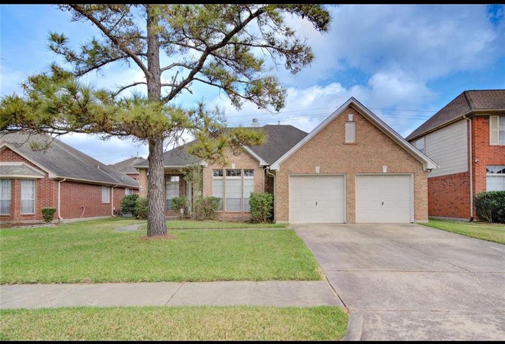 13130 Georgetown Dr in Sugar Land, TX - Building Photo