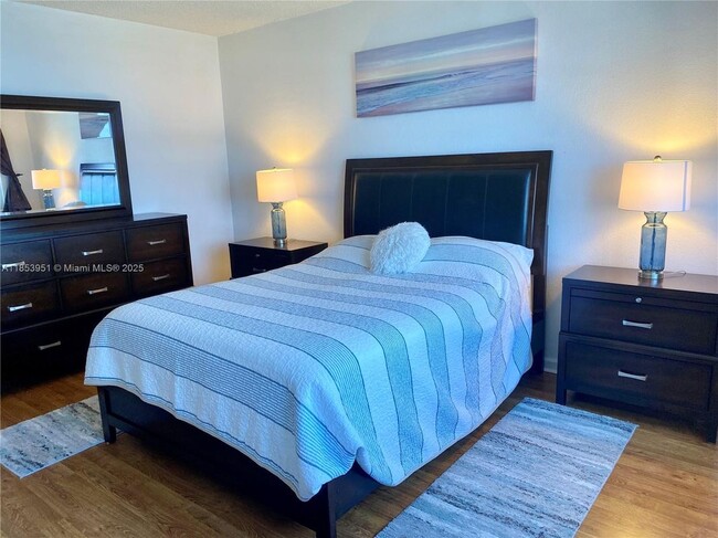 2501 S Ocean Dr in Hollywood, FL - Building Photo - Building Photo