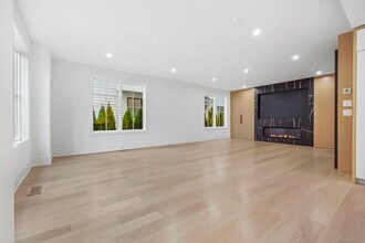 187 Field Point Rd in Greenwich, CT - Building Photo - Building Photo