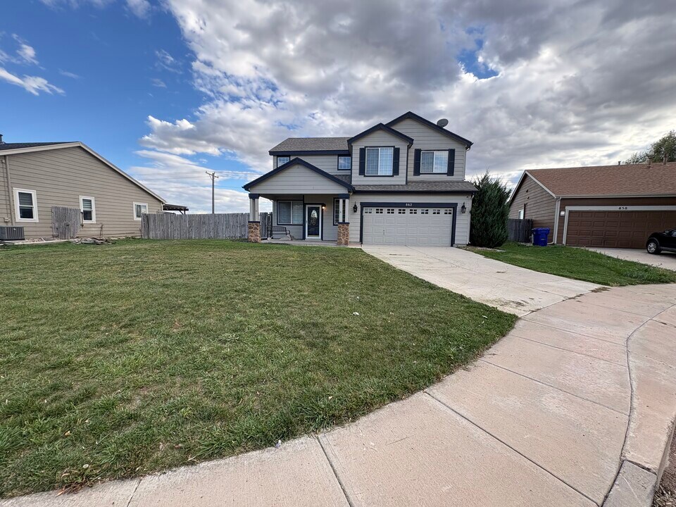 862 Square Dance Ln in Fountain, CO - Building Photo